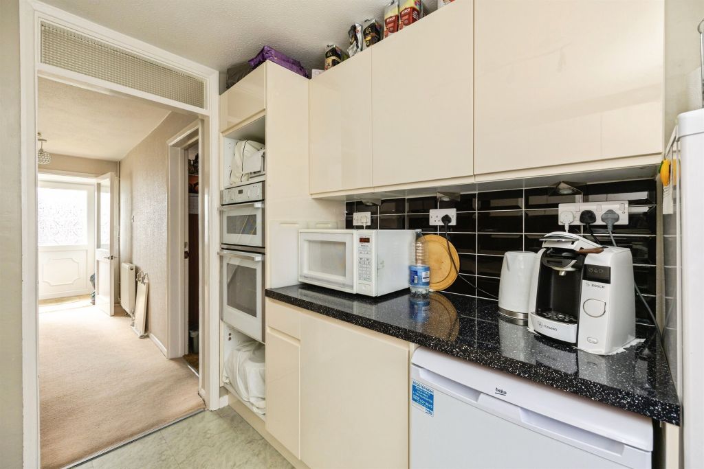 Property photo 3 of 17