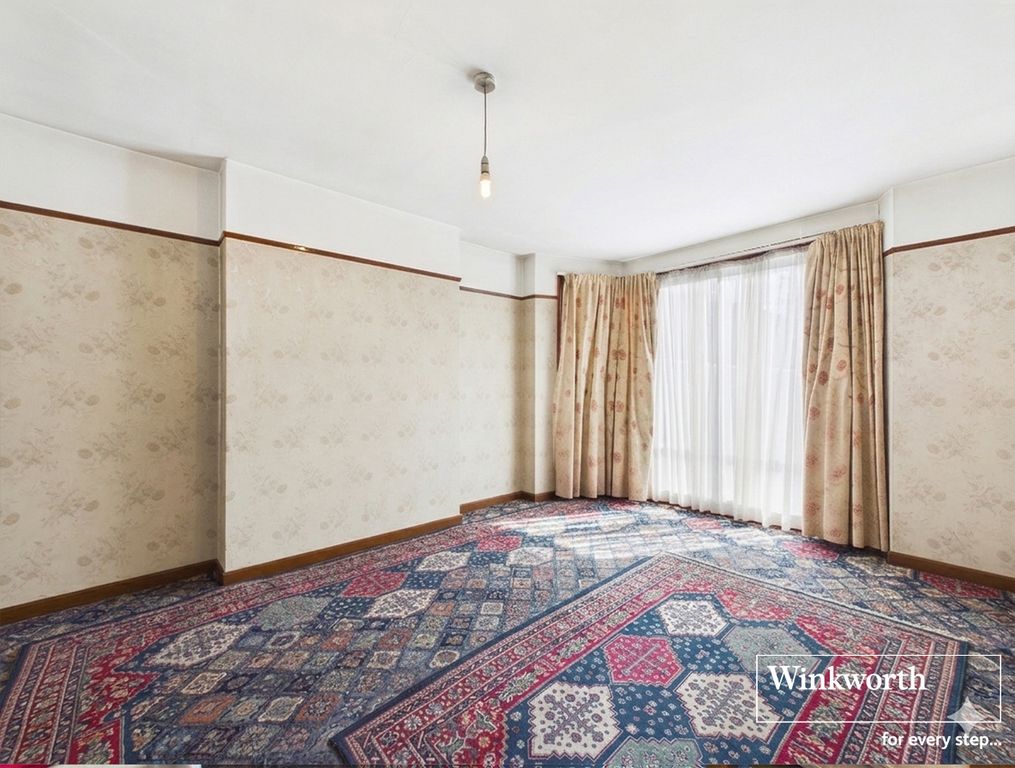 Property photo 3 of 11 Dining Room