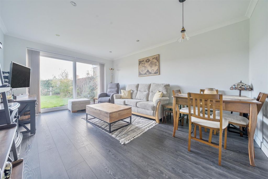 Property photo 2 of 13 1381844-10-691Dbfe5869Fc.Jpg