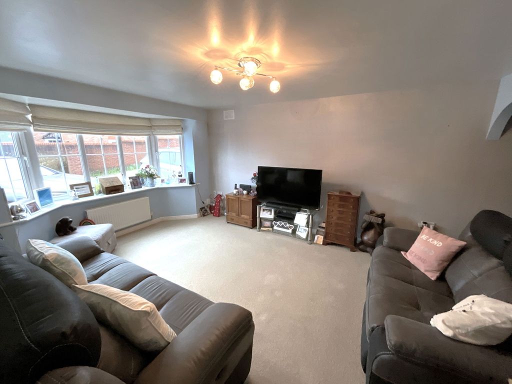 Property photo 3 of 16