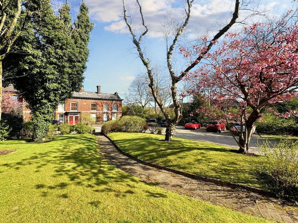 Property photo 1 of 32