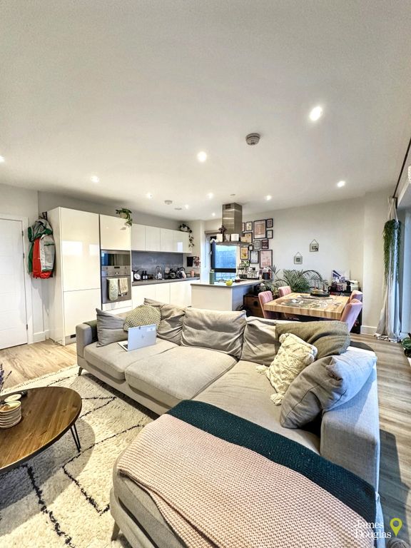 Property photo 3 of 17 Img_8226