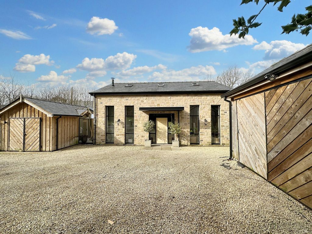 Property photo 3 of 43