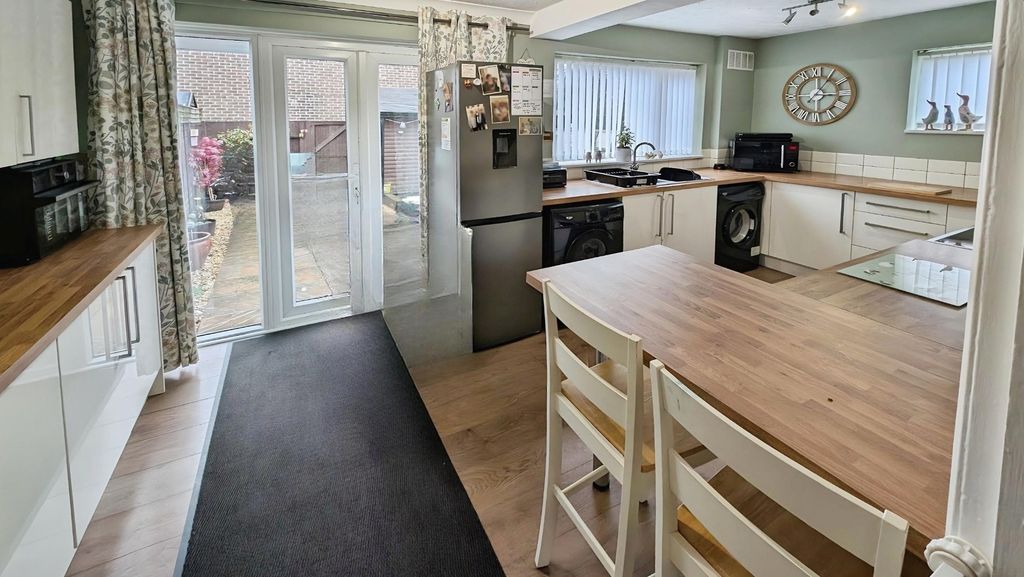 Property photo 2 of 12 Pbox-Img.Jpg