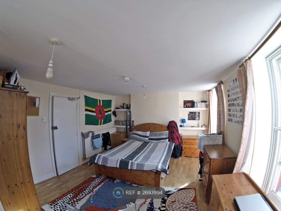 Property photo 3 of 8 Bedroom 1