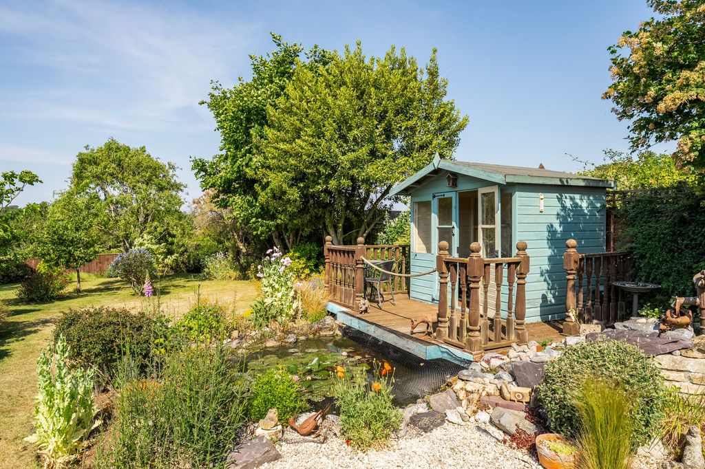 Property photo 2 of 23