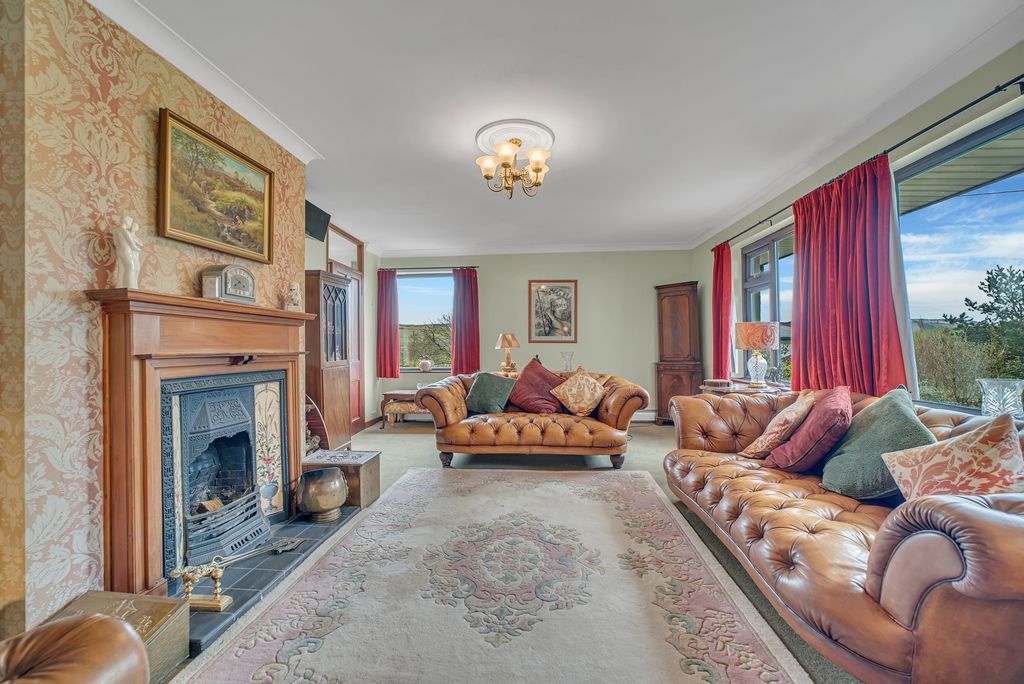 Property photo 3 of 25