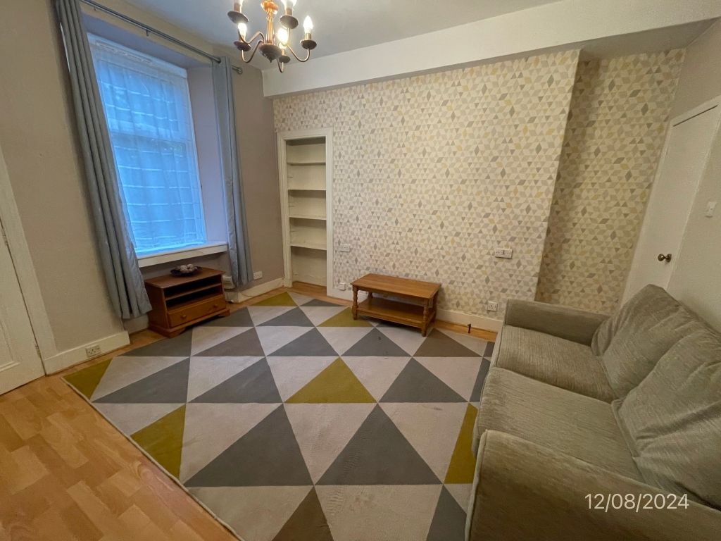 Property photo 1 of 7 Lounge
