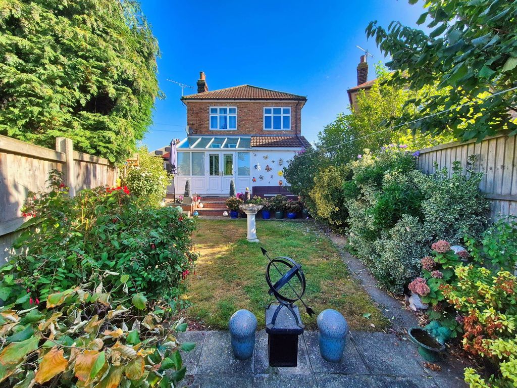 Property photo 2 of 21