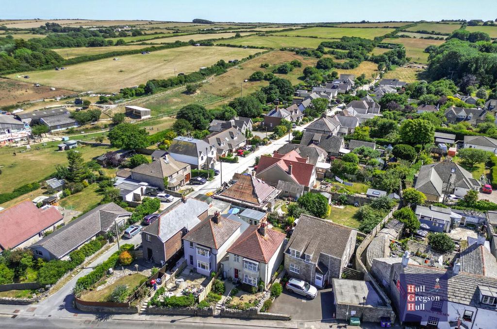 Property photo 3 of 31 855F9De3-B3F0-44A7-9c56-88Cea3d355c6.Jpg