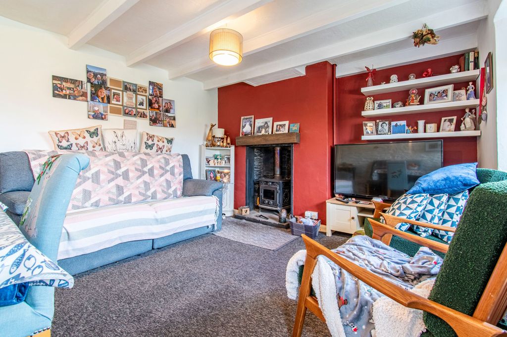 Property photo 3 of 13