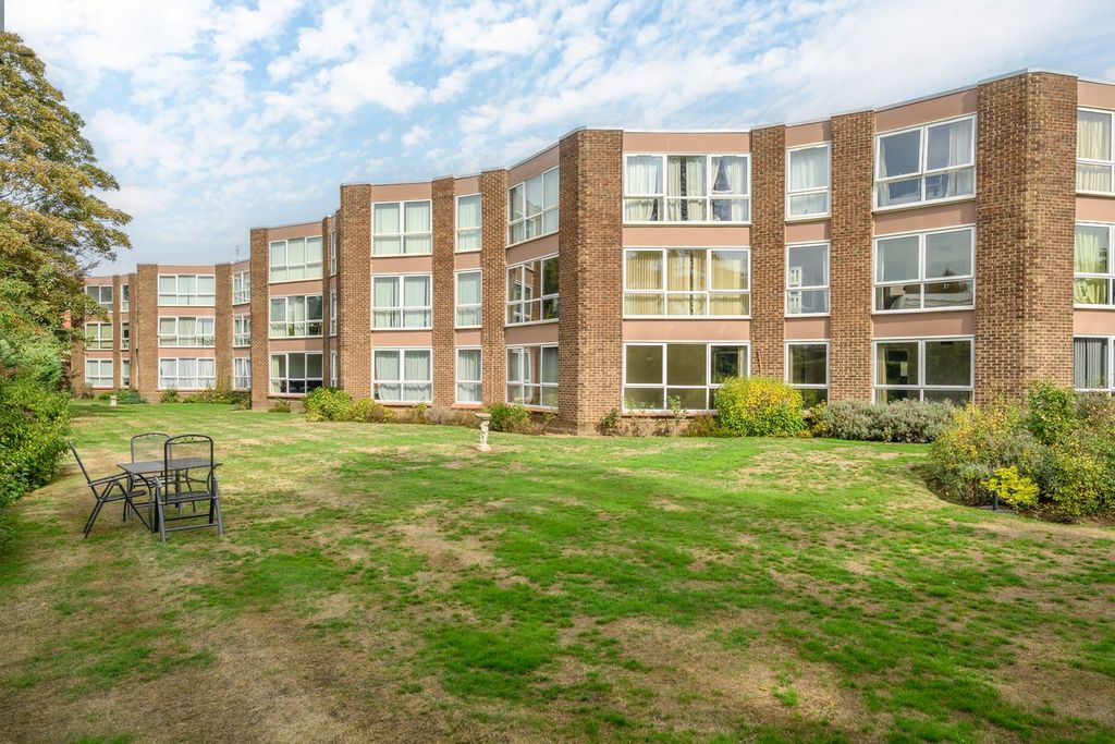 Property photo 1 of 3