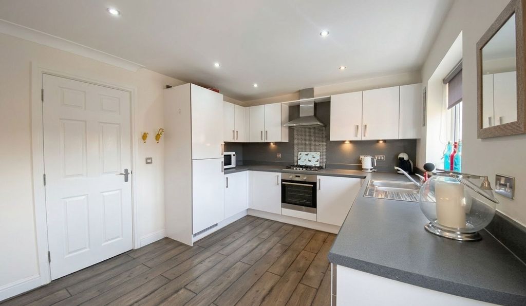 Property photo 3 of 26