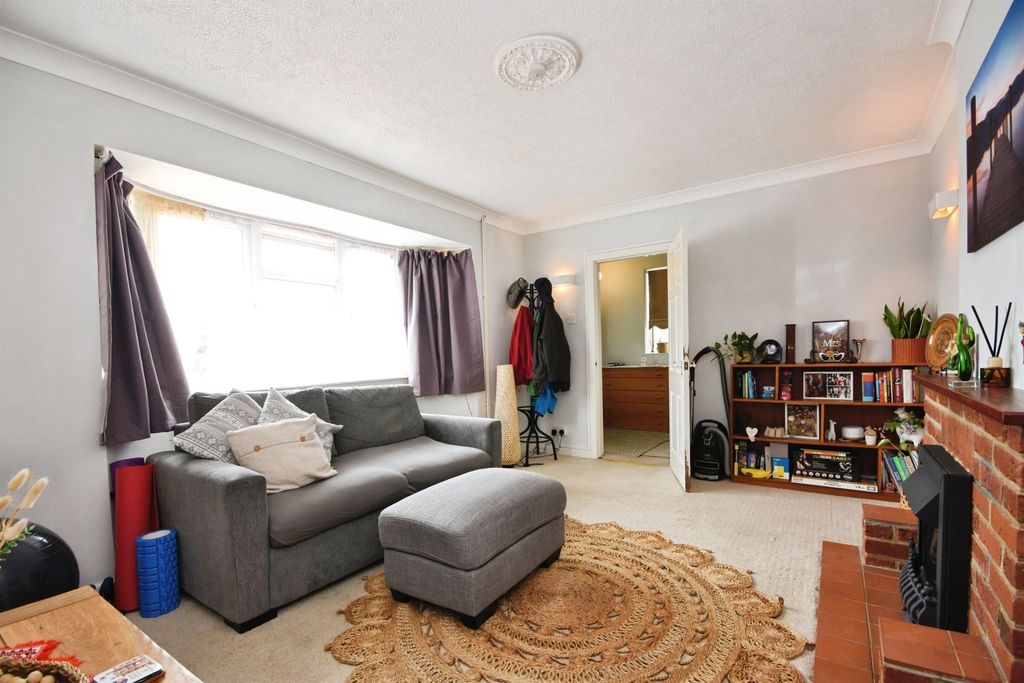 Property photo 3 of 17