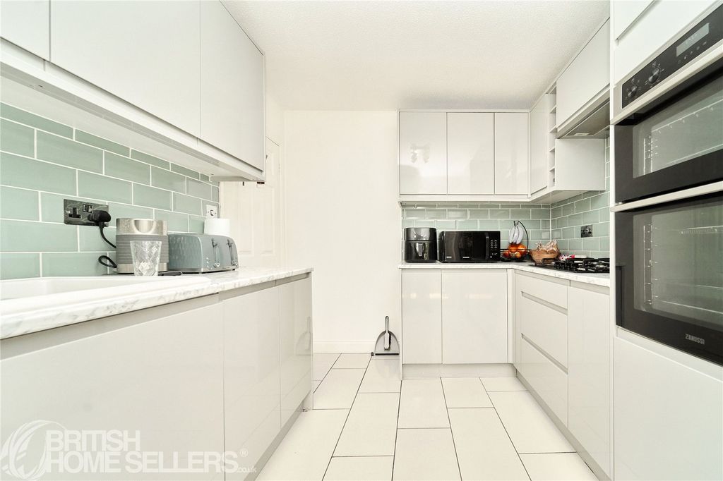 Property photo 2 of 27 Picture No. 49