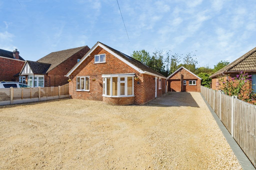 Property photo 1 of 25 2026-09-11-52Stationroad045