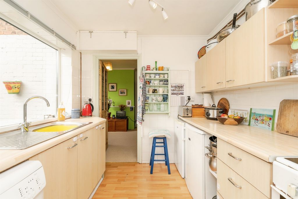 Property photo 3 of 17