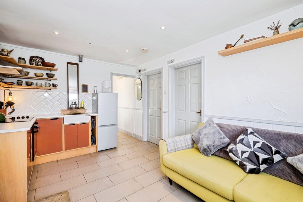 Property photo 2 of 14 Kitchen/Lounge/Diner