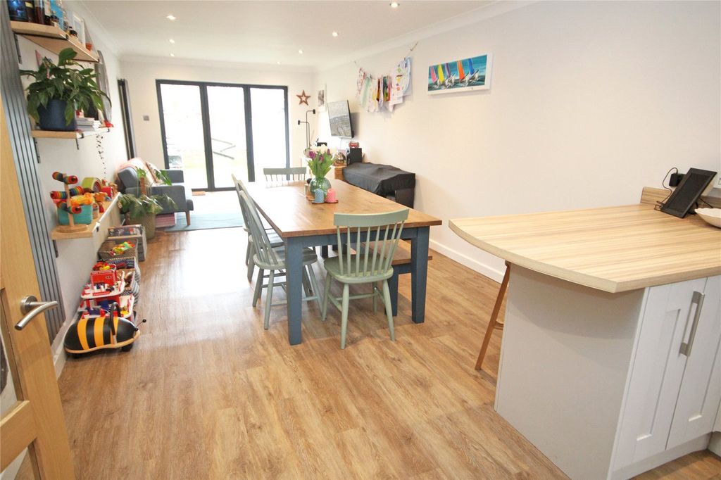 Property photo 3 of 16 Picture No. 01