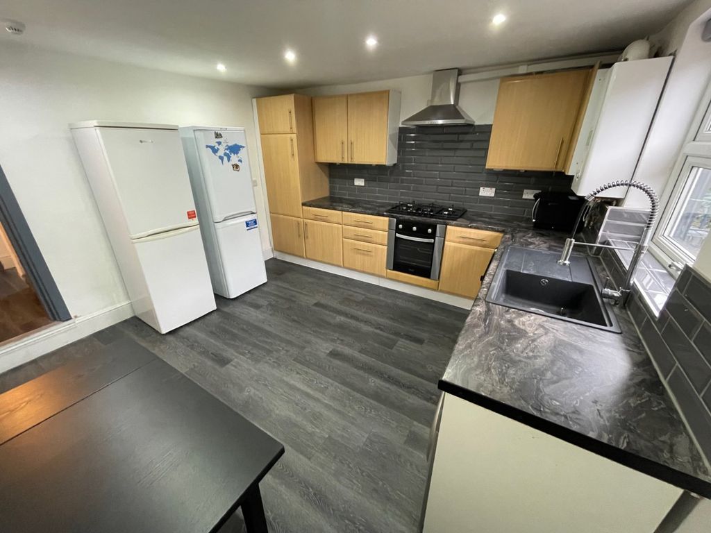Property photo 2 of 10 Picture No. 04