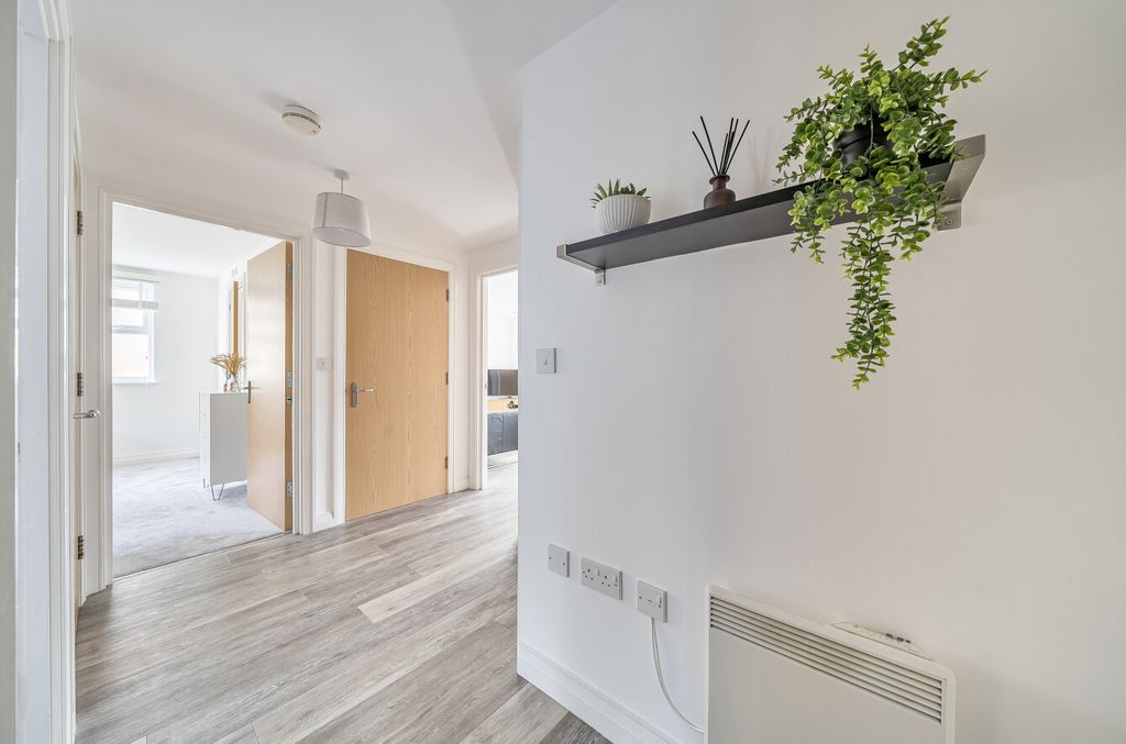 Property photo 2 of 18 1346454-15-68Aeca...