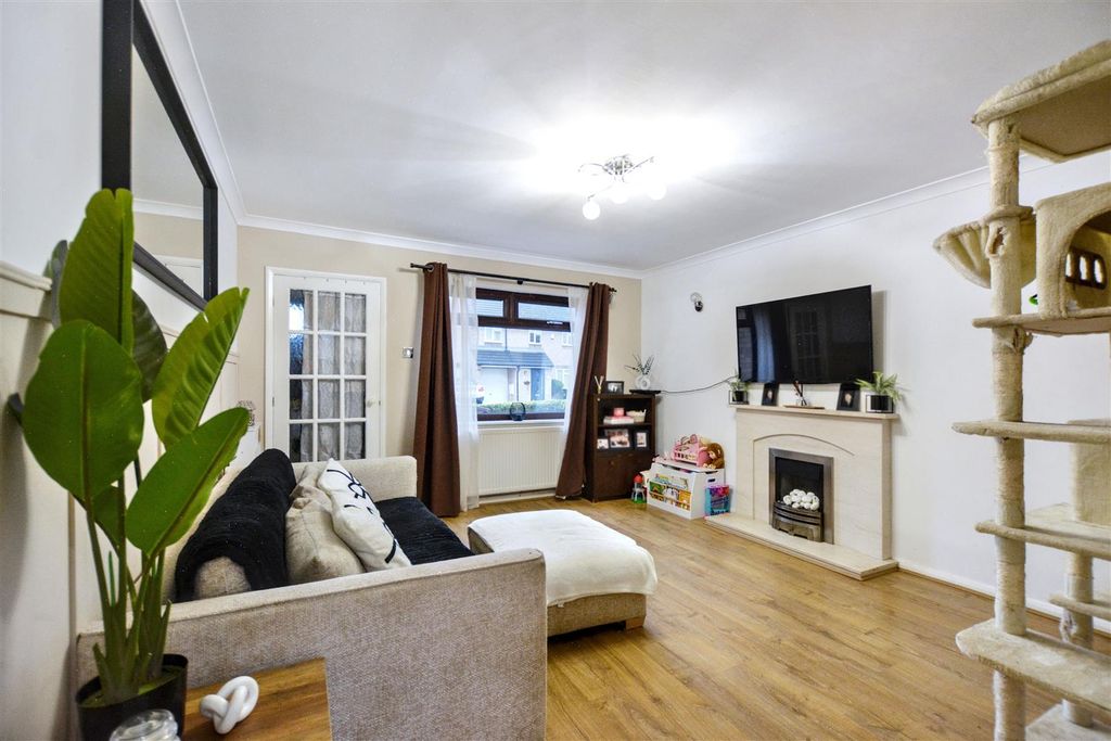 Property photo 2 of 17 Lounge_3.Jpeg