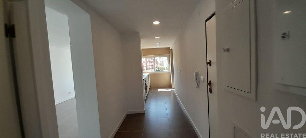 Property photo 2 of 32
