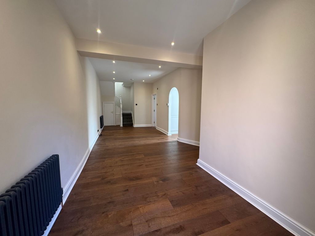 Property photo 2 of 14 Picture No. 03