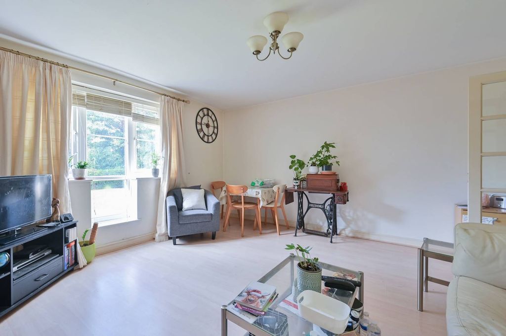 Property photo 3 of 13