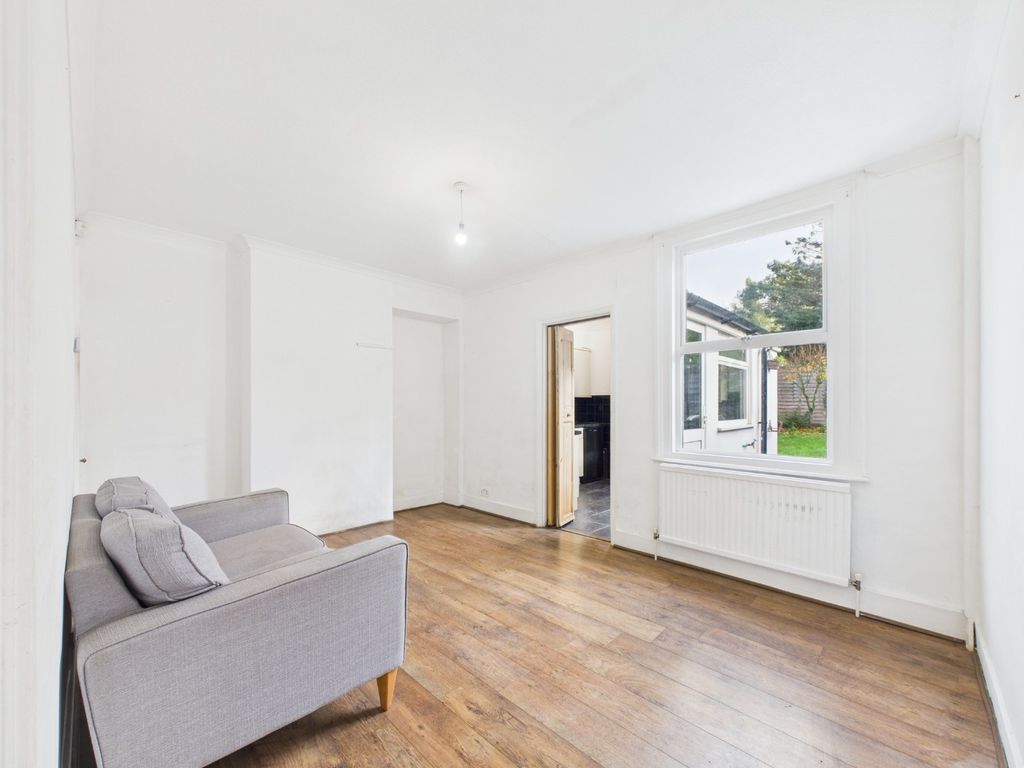 Property photo 3 of 11 4705503