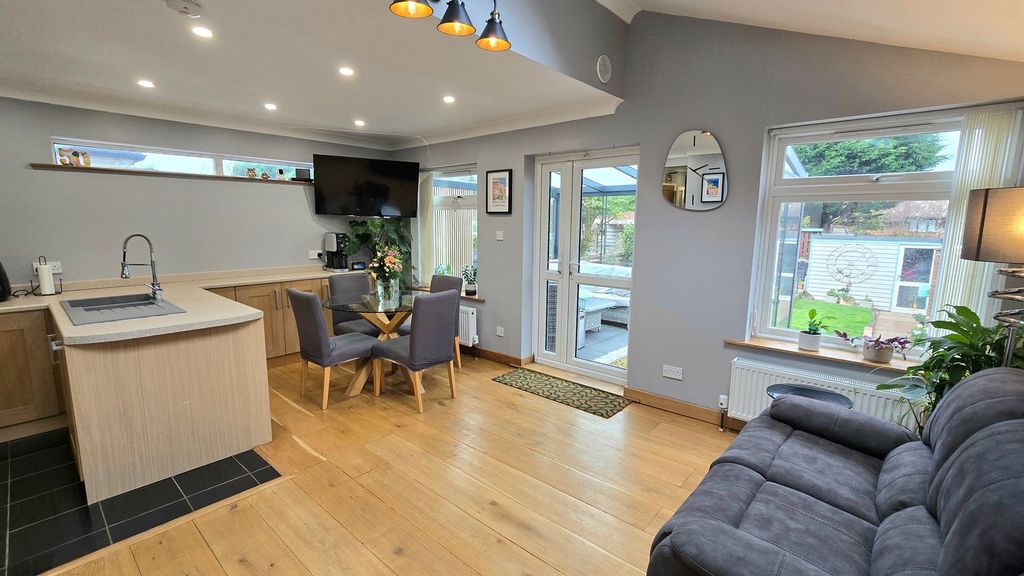 Property photo 2 of 21