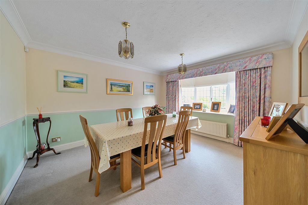 Property photo 3 of 16 1300490-11-6839E6F3E6A66.Jpg