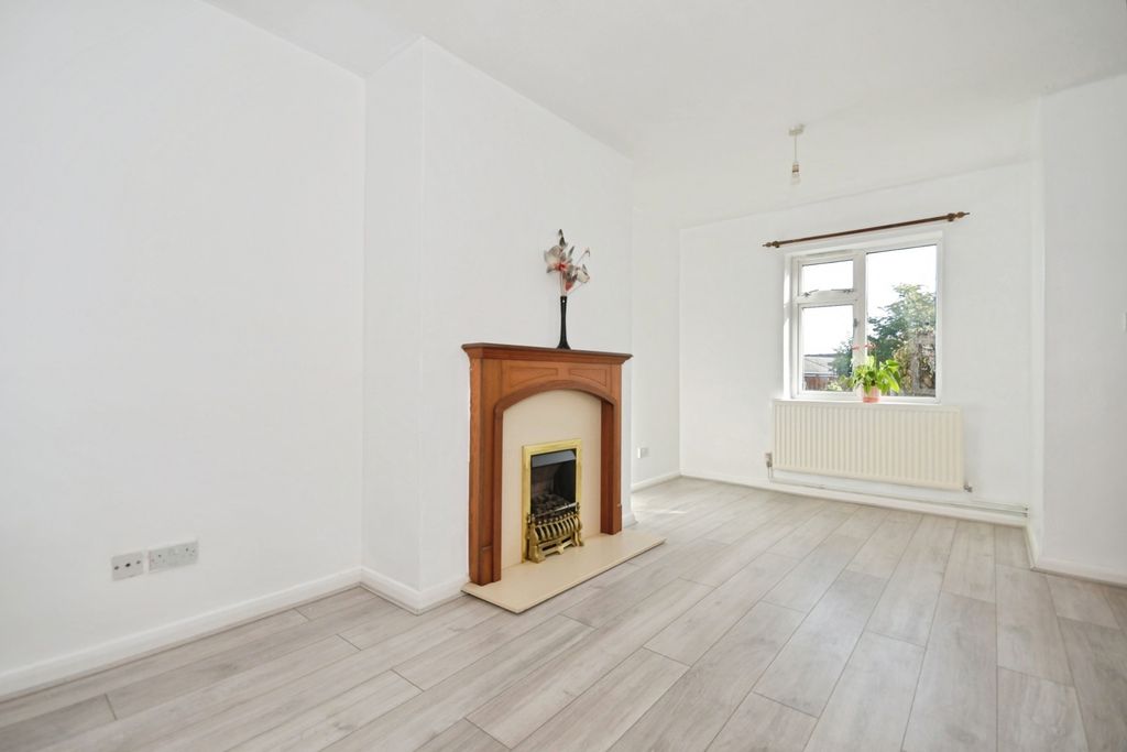 Property photo 3 of 11 Pbox-Img.Jpg