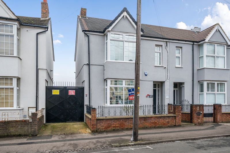 Property photo 1 of 21 Front