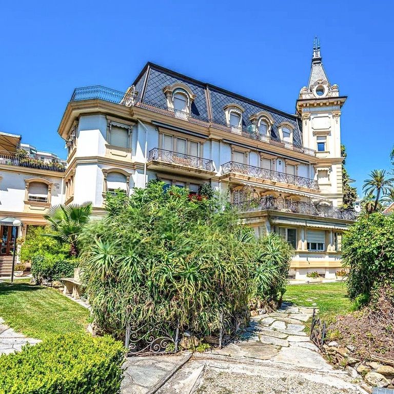 Property photo 1 of 13 Charming Apartment In Sanremo, Liguria