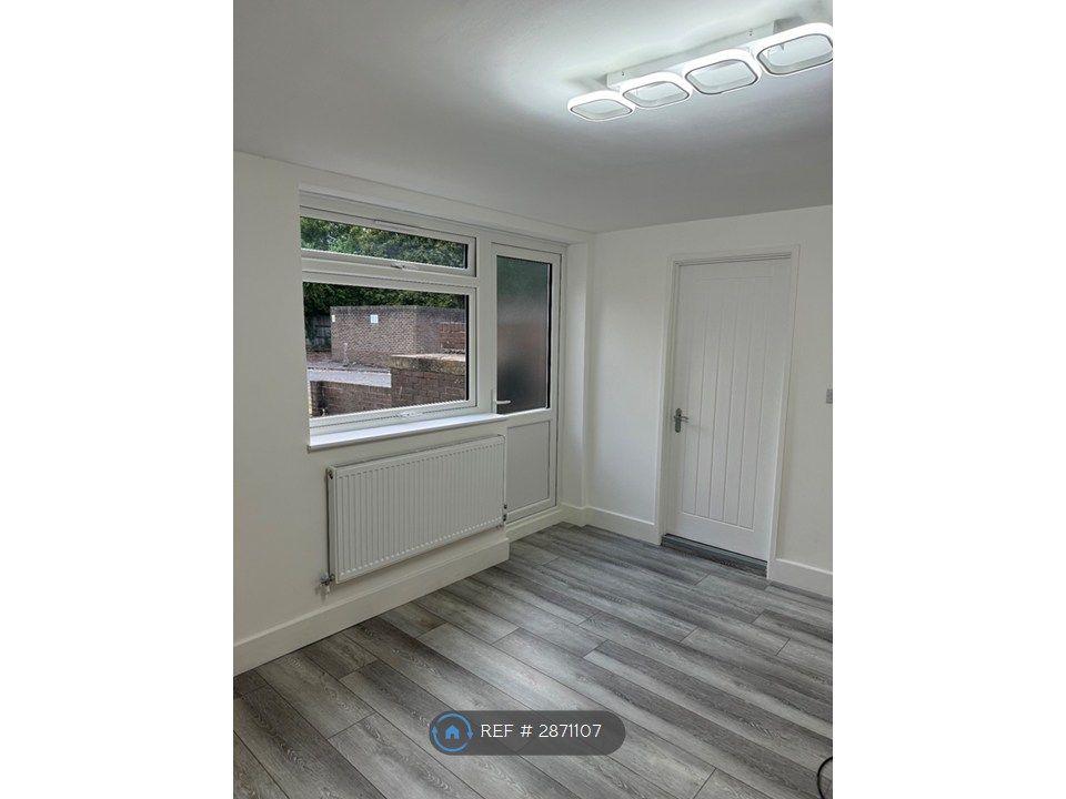 Property photo 2 of 13 Front Room