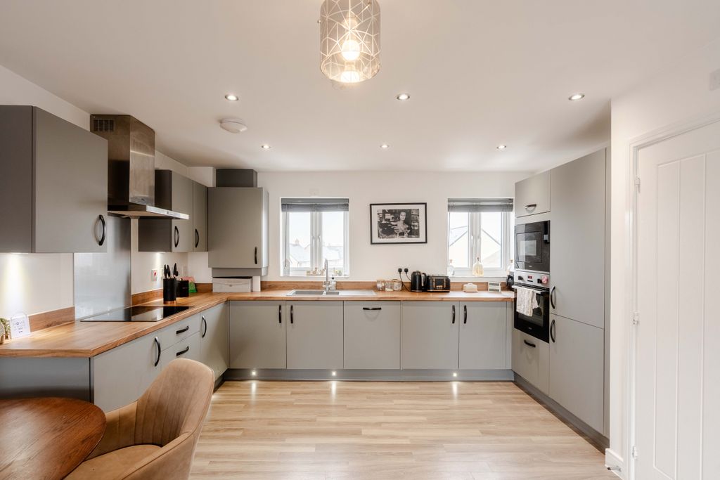 Property photo 1 of 17 1