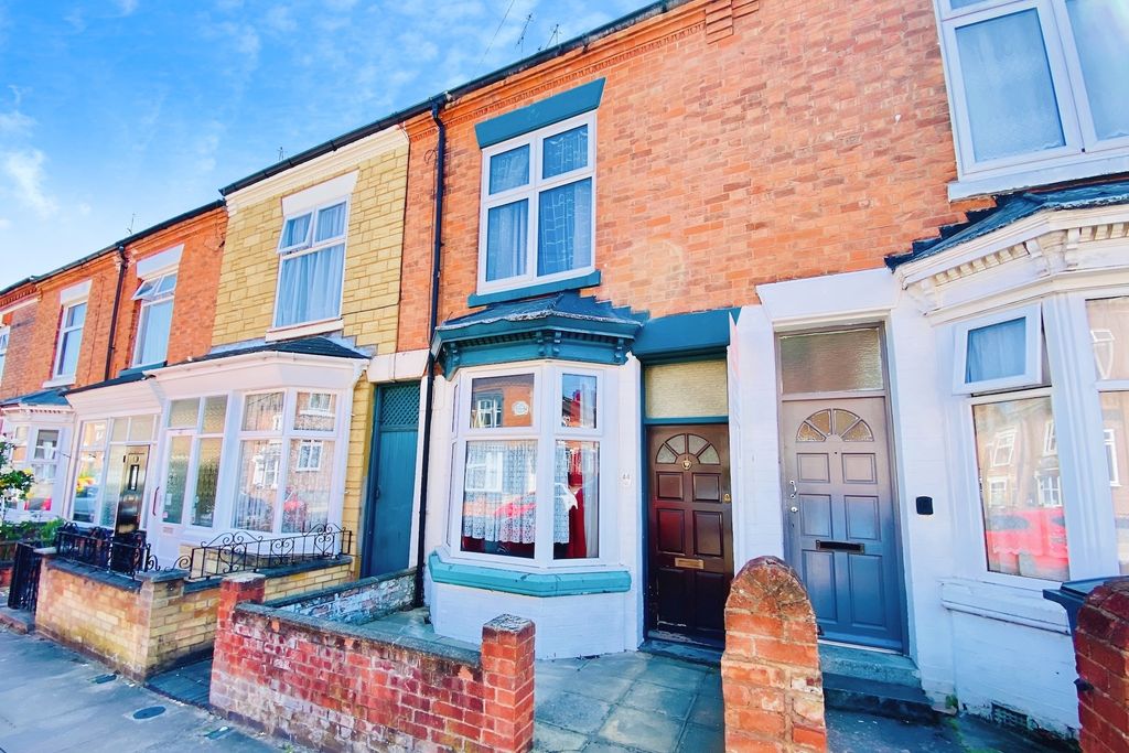 Property photo 1 of 17
