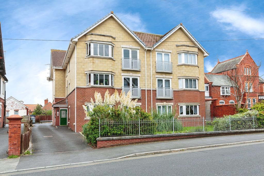 Property photo 1 of 15 Outside