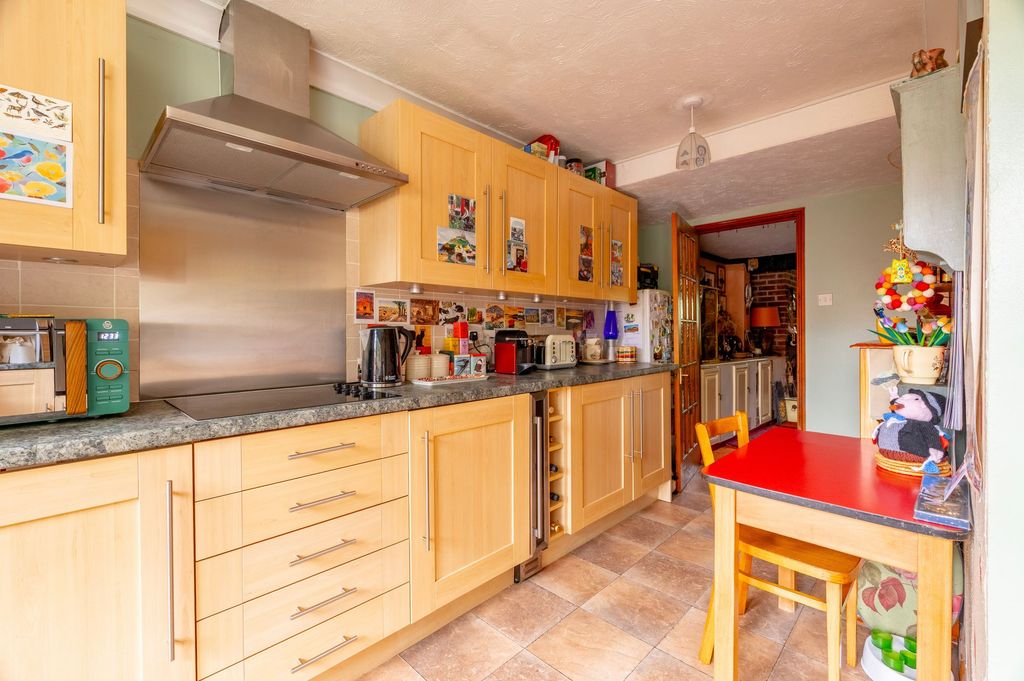 Property photo 2 of 16