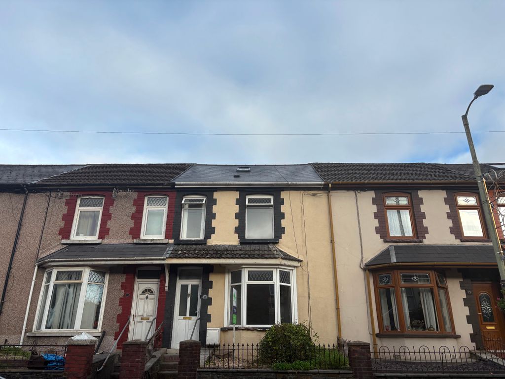 Property photo 2 of 22