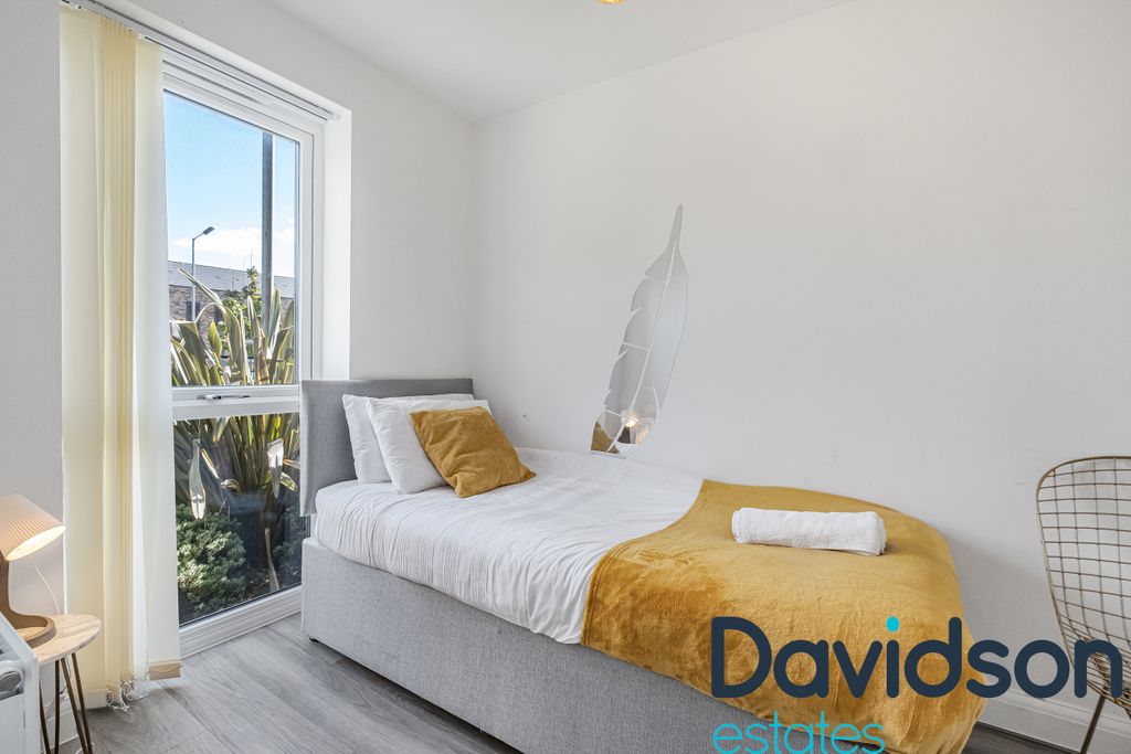 Property photo 3 of 33