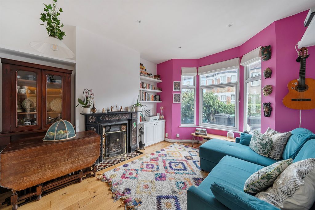 Property photo 3 of 12