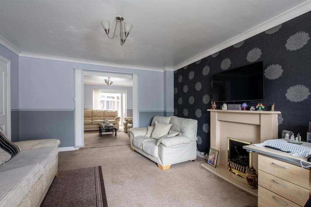 Property photo 3 of 35