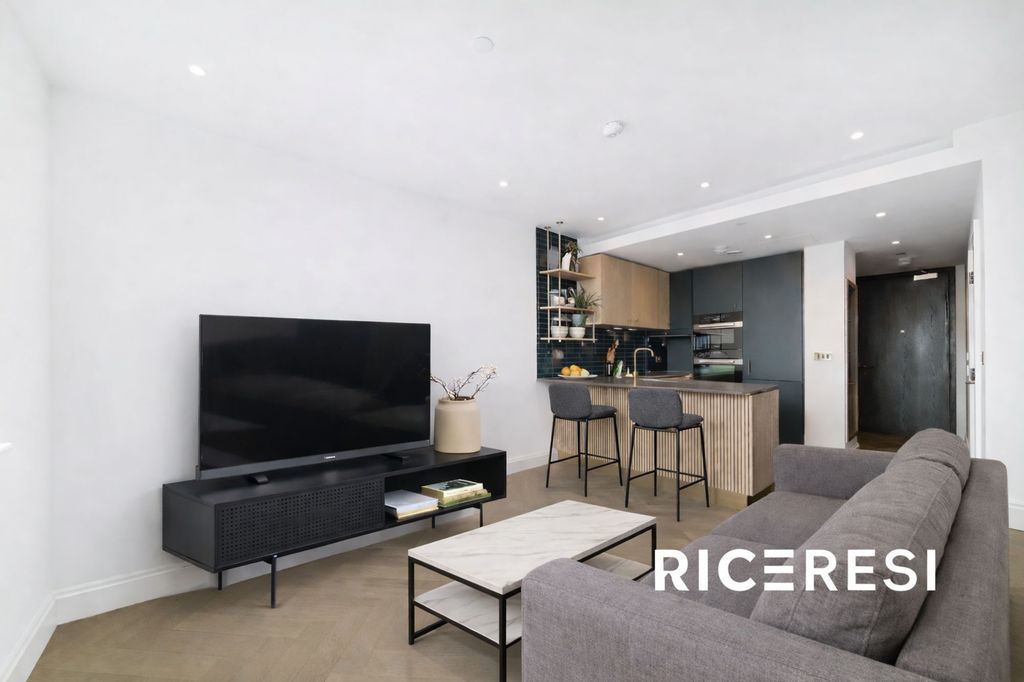 Property photo 1 of 31