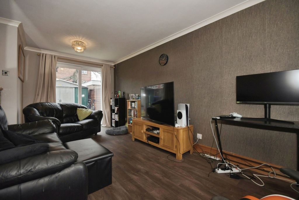 Property photo 3 of 17 Photo