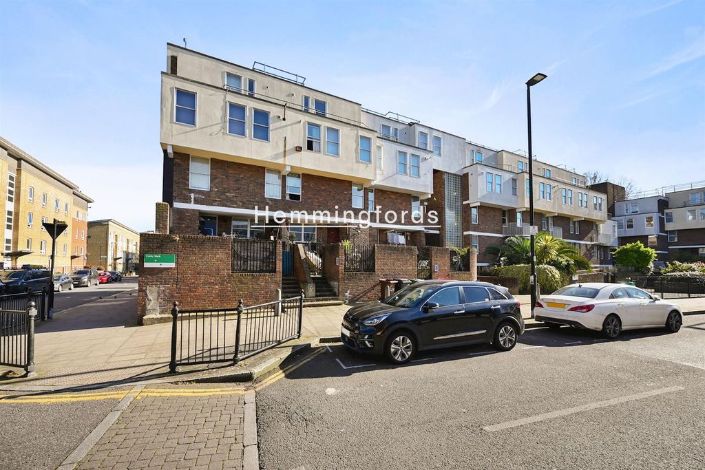 Property photo 2 of 11 07-F536Gchems- 100 Caldy Wlak - Exteruior -Origina