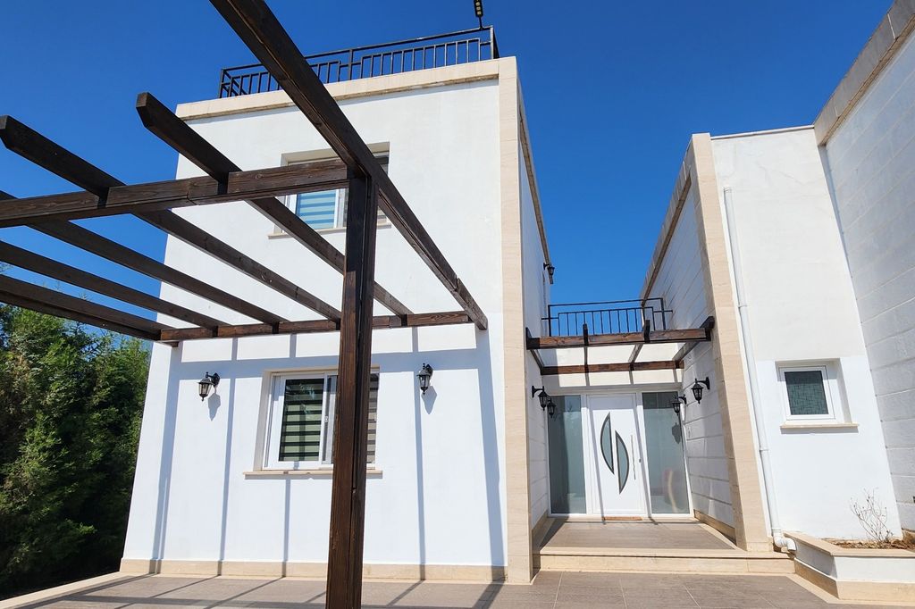 Property photo 2 of 25 Amazing Three Bedroom Fully Furnished Villa With Private Swimming Pool Image No 2