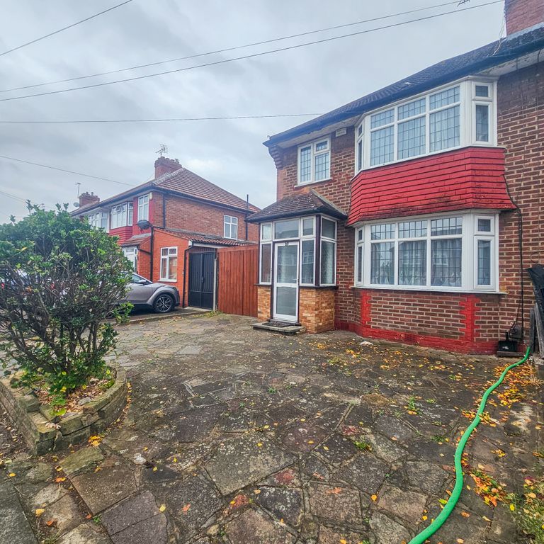 Property photo 2 of 17 External