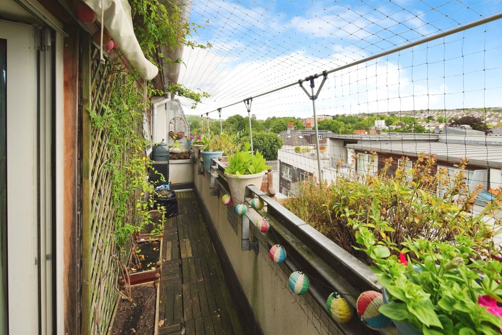 Property photo 2 of 23